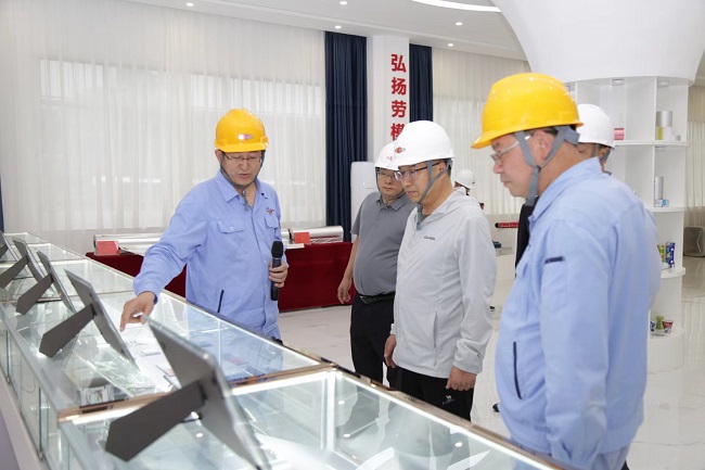 新安縣縣委常委、副縣長吳良到萬基控股集團(tuán)調(diào)研