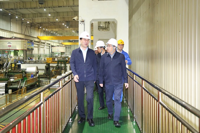 鞏義市委副書記、市長張東輝一行到萬基控股集團(tuán)調(diào)研